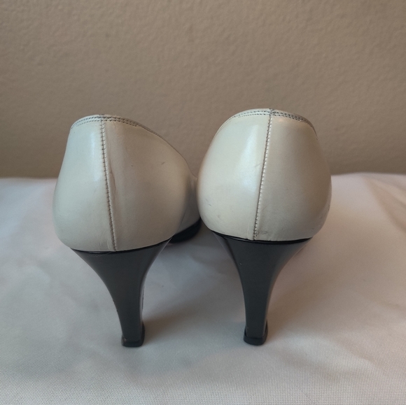 Salvatore Ferragamo White with Black trim - Picture 2 of 4